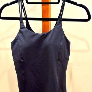 VGUC Athleta top 34C